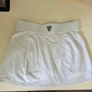 Aritzia Tna tennis skirt